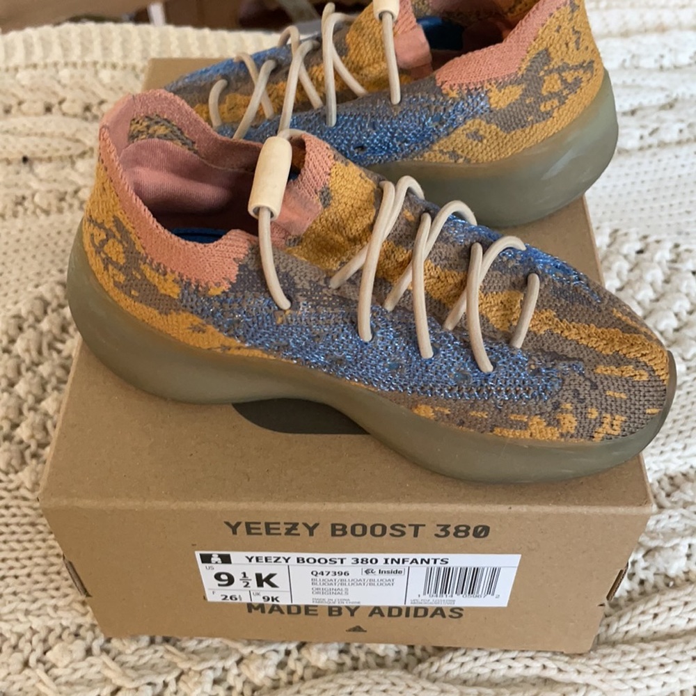Yeezy 380 BOOST in Box